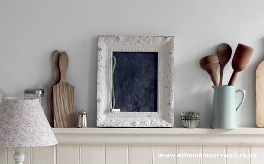 Painted Picture Frame into a chalk board, a Quick and easy Tutorial